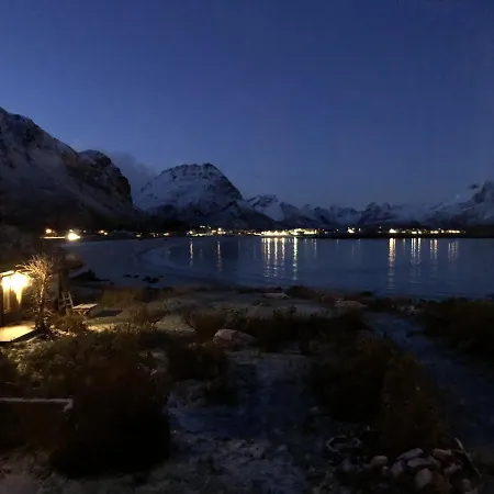 Nordbo - unik plass med utsikt over Rambergstranda * Ramberg