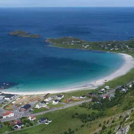 Nordbo - Unik Plass Med Utsikt Over Rambergstranda
