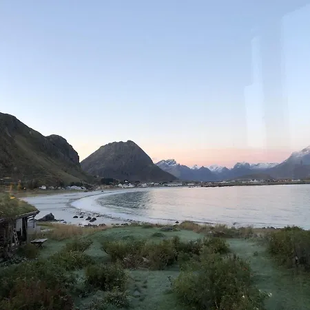 Nordbo - unik plass med utsikt over Rambergstranda Semesterbostad
