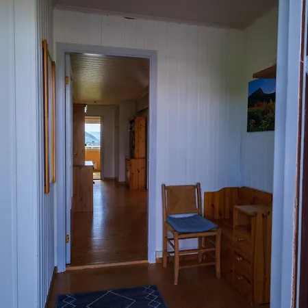 Nordbo - unik plass med utsikt over Rambergstranda Ramberg