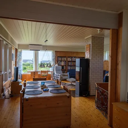 Nordbo - Unik Plass Med Utsikt Over Rambergstranda Vakantiehuis