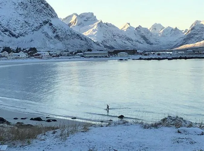 Nordbo - Unik Plass Med Utsikt Over Rambergstranda