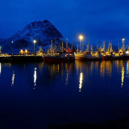 Semesterbostad Nordbo - Unik Plass Med Utsikt Over Rambergstranda