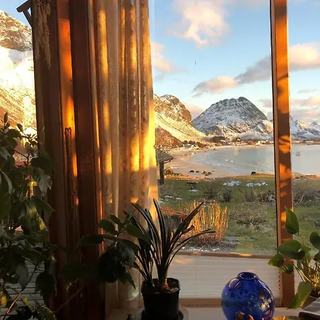 Nordbo - Unik Plass Med Utsikt Over Rambergstranda Semesterbostad Ramberg