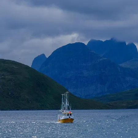 Nordbo - Unik Plass Med Utsikt Over Rambergstranda Semesterbostad *