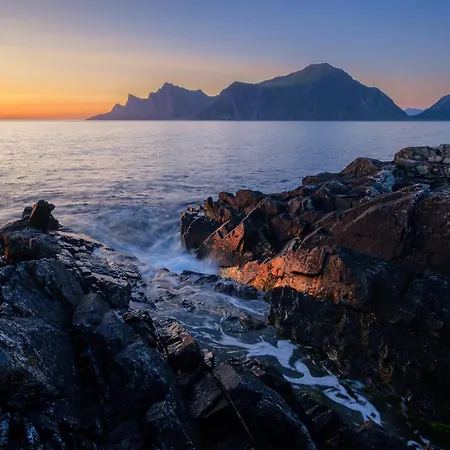 Semesterbostad Nordbo - Unik Plass Med Utsikt Over Rambergstranda *